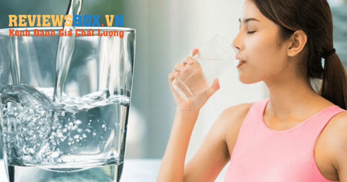 Uống đủ nước, bổ sung dinh dưỡng
